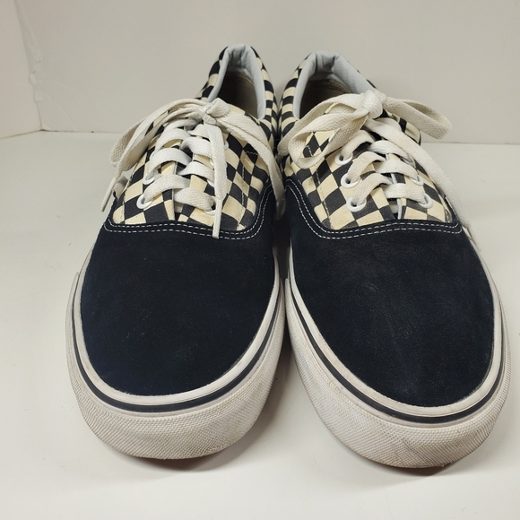 Vans Low Top Old Skool Checkered Black and White Sneakers - Picture 3 of 10